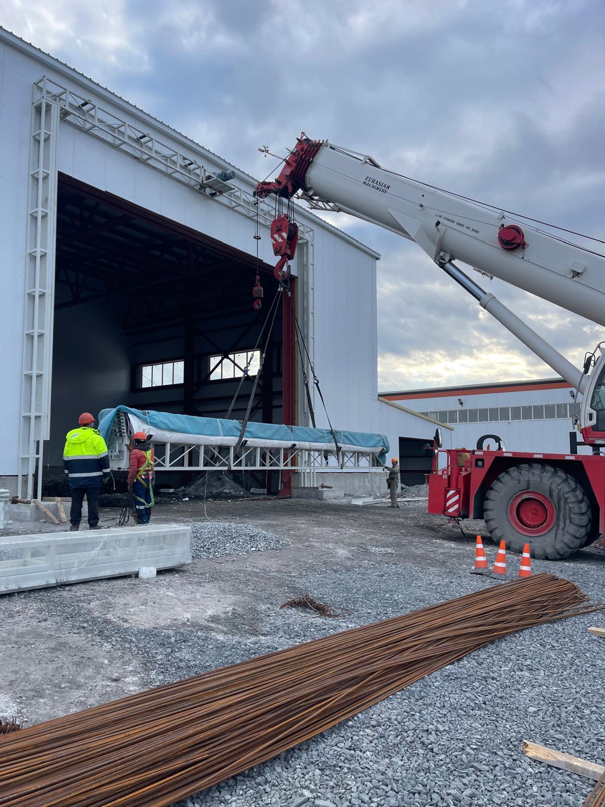 HITACHI BAKIM HANGAR KAPISI / KAZAKİSTAN